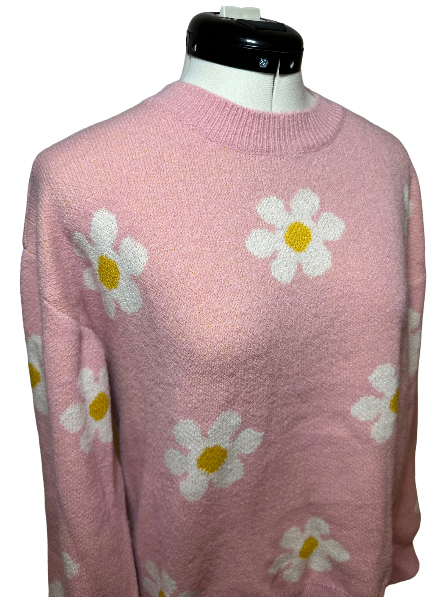 Lyserød trøje med hvide/gule blomster