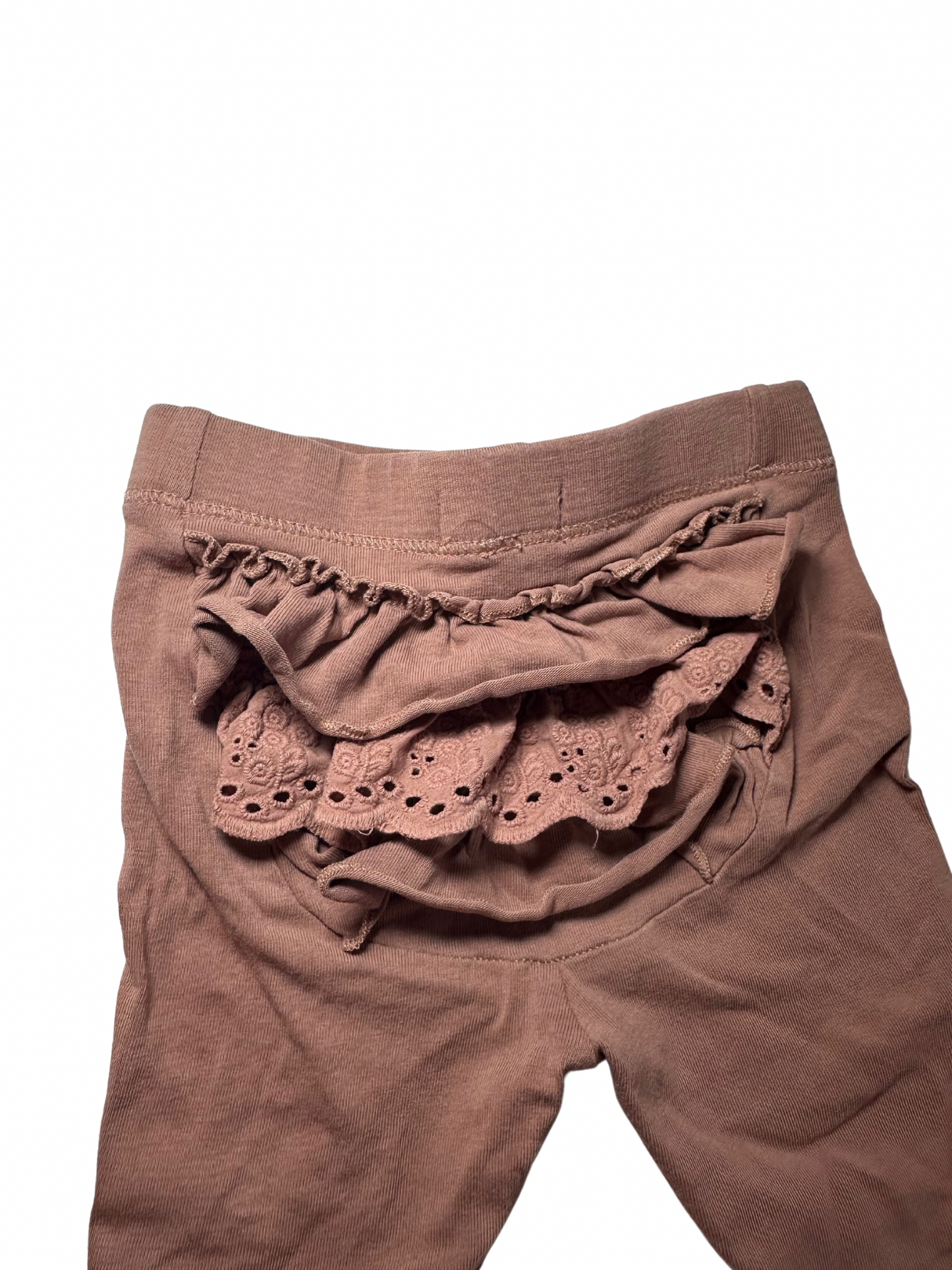 Brune leggings med flæser på numsen